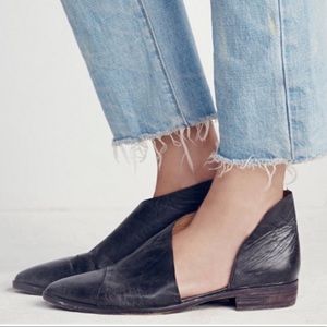 Free People Royale Flat in Black